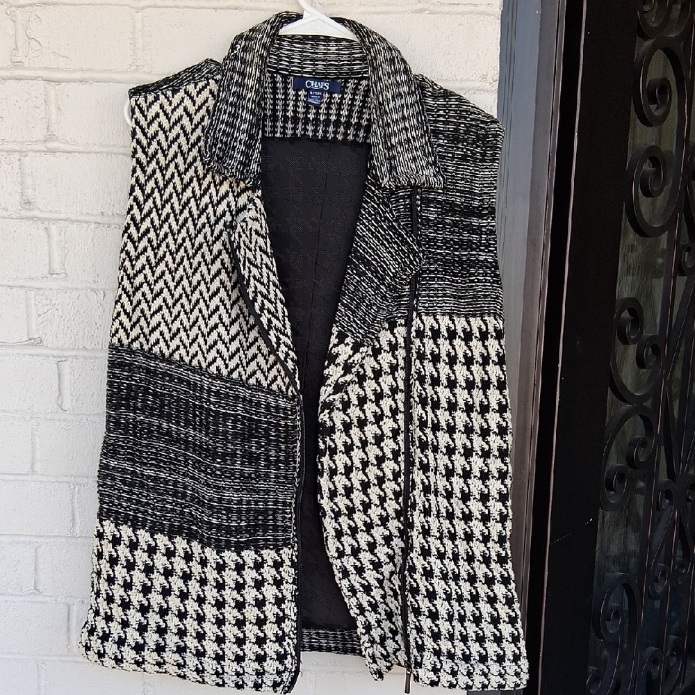 Chaps Black and White Women's Vest